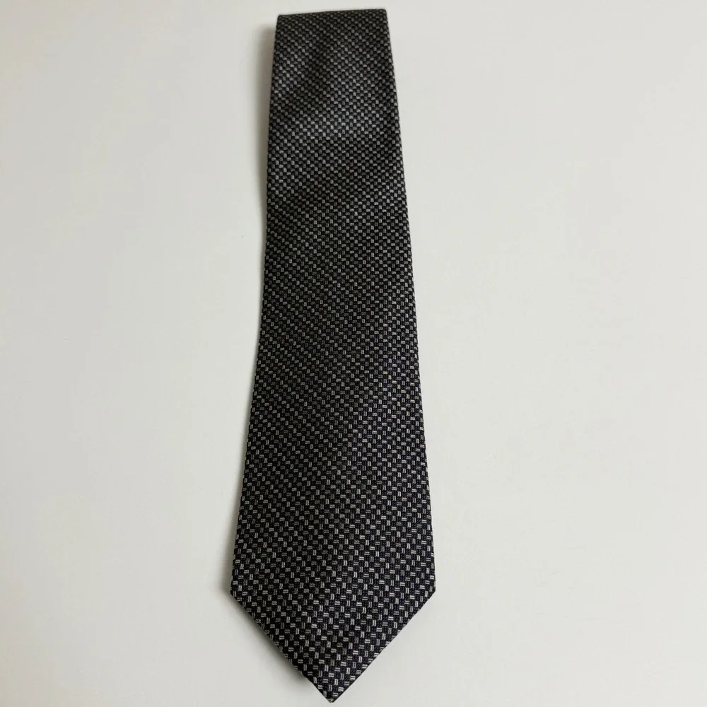 Brooks‎ Brothers Makers & Merchants Navy Silver Geometric Micro Pattern Silk Tie